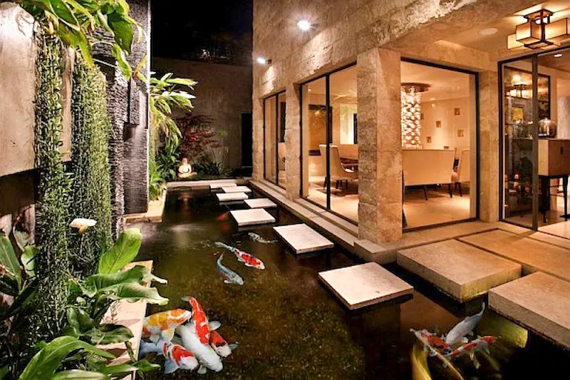 Hồ cá koi trong nhà cực đẹp